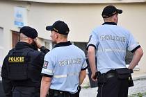 V Praze na Břevnově bylo nalezeno ubodané dítě, policisté zadrželi jeho matku.