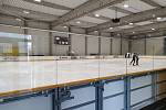 Ledové plochy využívají krasobruslaři i hokejisté, ale hlavně veřejnost. K dispozici je zde scoreboard, ozvučení a světla.