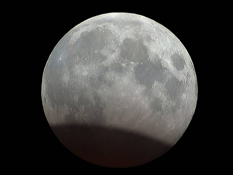 Simulace zatmění Měsíce 7. 8. 2017.