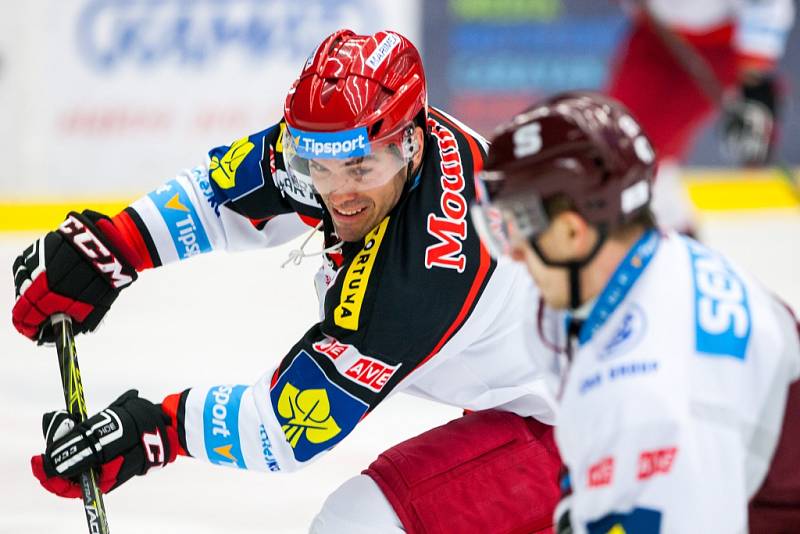 18. kolo hokejové Tipsport extraligy: Mountfield Hradec Králové – HC Sparta Praha 2:5 (0:2, 2:2, 0:1).