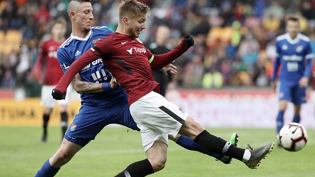 Zápas fotbalové Fortuna ligy AC Sparta Praha - FC Baník Ostrava na Letné 4.května.