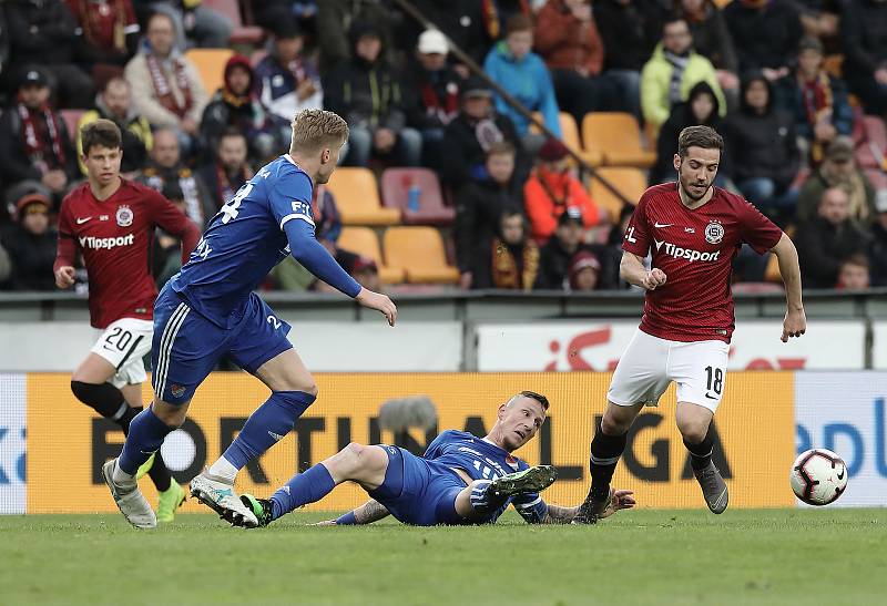 Zápas fotbalové Fortuna ligy  AC Sparta Praha - FC Baník Ostrava na Letné 4.května.