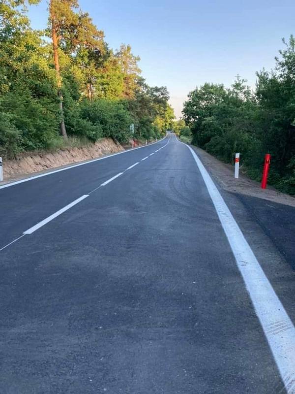 Opravená silnice ve Středočeském kraji.