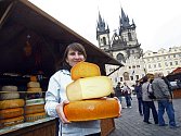 Na pražském Staroměstském náměstí začal 15. října Festival sýrů a koření s doprovodným kulturním programem. Potrvá do 28. října.