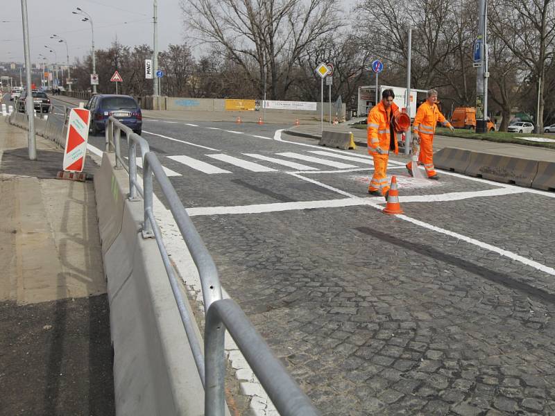 Nová tramvajová zastávka Štvanice.