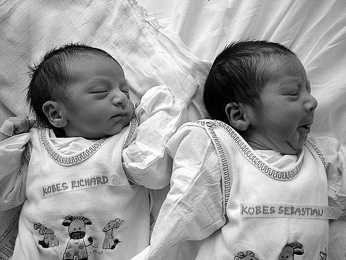 Richard a Sebastian Kobes, 11. 1. 2009, 2800/3000g, Fakultní nemocnice Na Bulovce