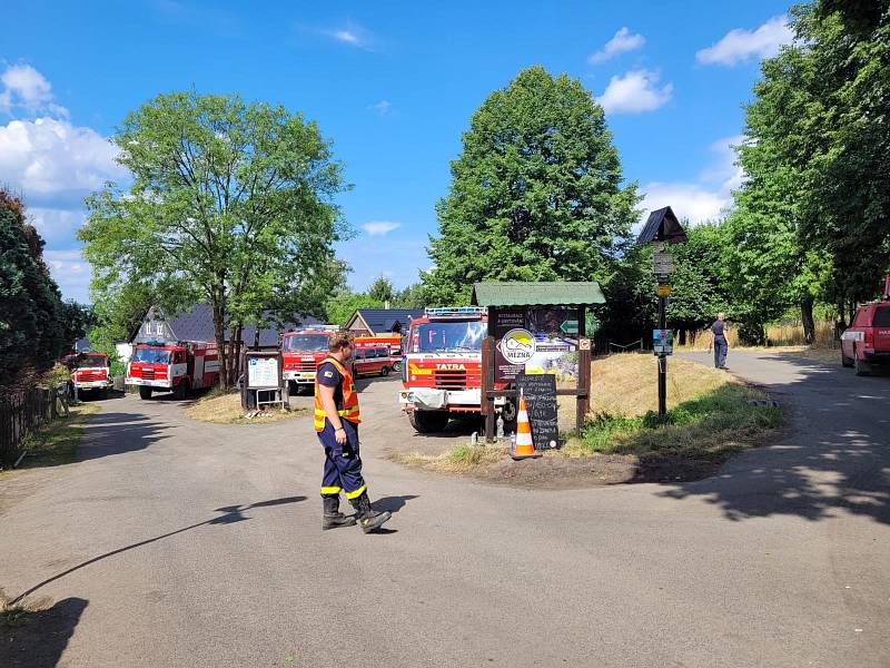 Odřad Hasičského záchranného sboru Středočeského kraje při požáru v Národním parku České Švýcarsko.