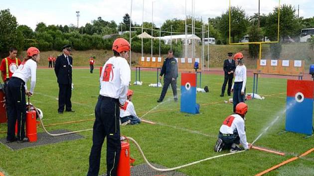 Mistrovství ČR v požárním sportu na stadionu v Edenu.