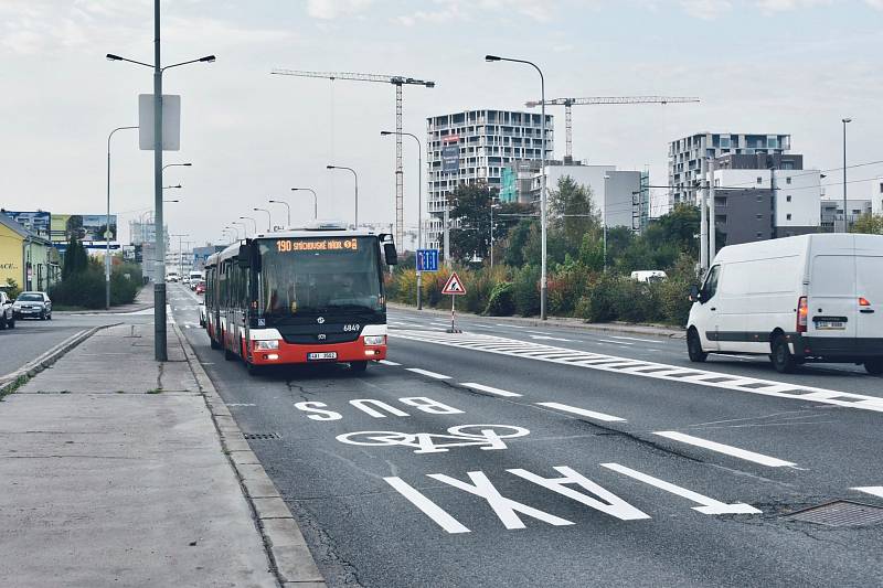 Praha má nový buspruh v Modřanské ulici.