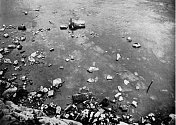 Pilíř Juditina mostu pod vodou při malostranském břehu v roce 1940 (podle Čarek 1947, obr. 44).