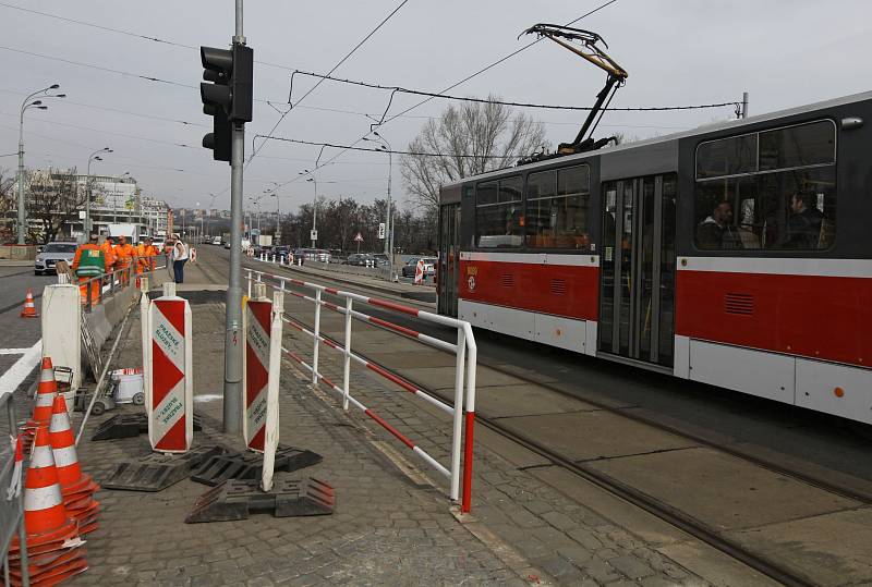 Nová tramvajová zastávka Štvanice.