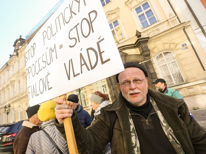 Demonstrace příznivců před soudem s Ladislavem Vrabelem v Praze 2. března 2023.