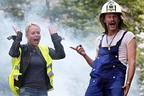 Rodinná pouliční hasičská groteska Traffic Dance - Bomberos v rámci projektu Žižkov sobě v Mateřské škole Libická v Praze 3.