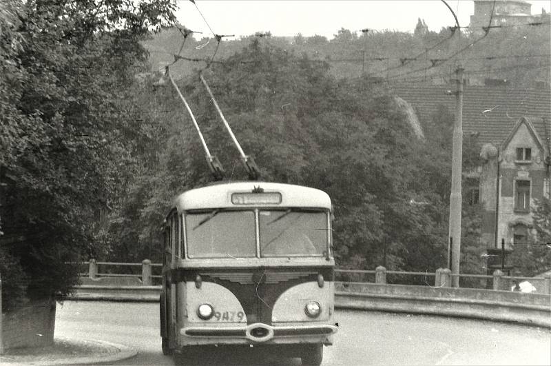 Trolejbusy Škoda a Tatra v pražských ulicích. Foto: archiv DP
