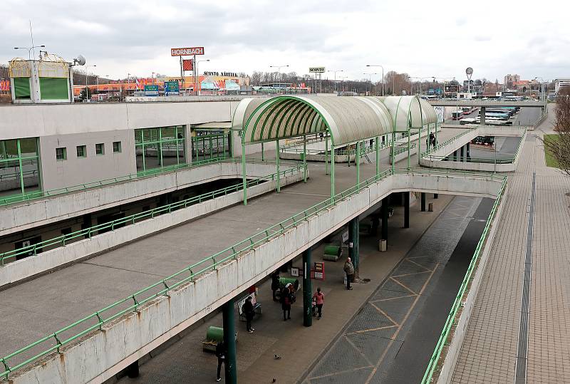 Autobusové nádraží Černý Most.