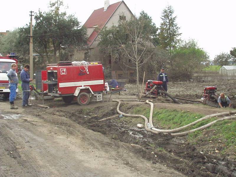 Povodeň v roce 2002 na Mělnicku a odstraňování jejích následků.