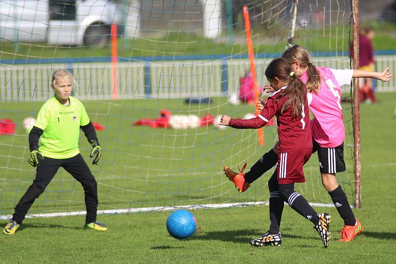 Ve Světlé nad Sázavou se odehrál Turnaj dívčích nadějí, v konkurenci dalších osmi týmů jej ovládla Sparta Praha.