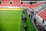 Fotbalový klub Slavia Praha pořádal pro své fanoušky akci Víkend otevřených dveří, při kterých mohli nakouknout do útrob stadionu, šaten i do klubového muzea.