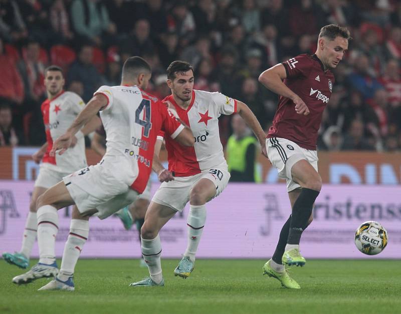 Slavia v prvním derby této sezony v Edenu deklasovala Spartu