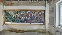Při stavebních pracích byla v Praze-Malešicích odhalena skleněná mozaika Růst – Příroda stará čtyřicet let.