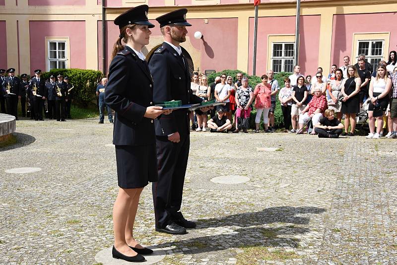 Ze slavnostního slibu nových příslušníků středočeské policie na nádvoří Muzea Policie ČR v Praze.