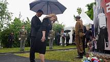 Slovenská prezidentka Zuzana Čaputová, předsedkyně Poslanecké sněmovny Markéta Pekarová Adamová (TOP 09) a ministr vnitra Vít Rakušan (STAN) uctili památku hrdinů operace Anthropoid, kteří se podíleli na atentátu na Reinharda Heydricha.