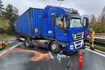 Nehoda kamionu v ulici Lipská v Praze.