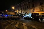Nákladní vozidlo s vrtnou soupravou zablokovalo v neděli 6. února 2022 ulici Bělehradská.