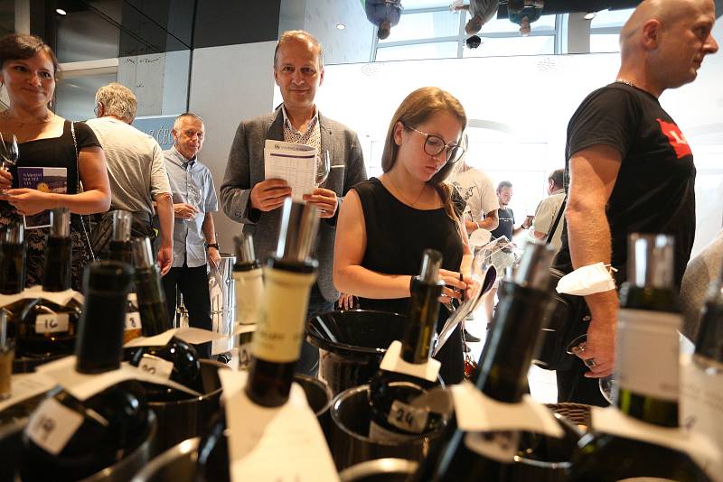 Prezentace vín v aule České zemědělské univerzity ve středu 11. srpna 2021.