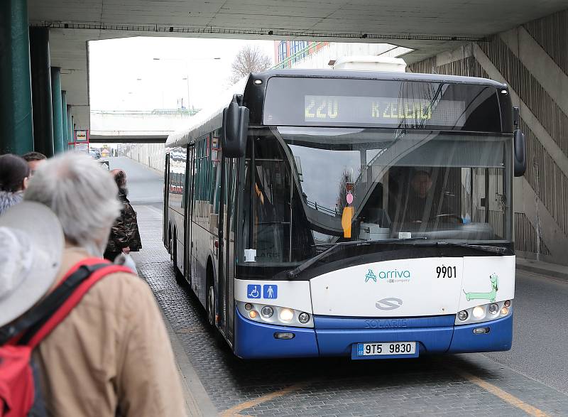 Autobusové nádraží Černý Most.