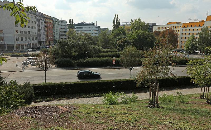 Palác Svět v pražské Libni a změny v jeho okolí.