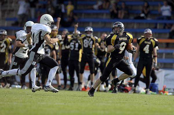 Finále poháru EFAF o titul evropského šampiona mezi týmy The Prague Panther (CZE) a Les Black Panther Les Bains (FRA). 