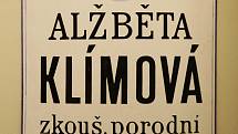 Výstava První křik první pláč. Od sousedské asistence k institucionalizovanému porodnictví v Praze a okolí. Muzeum hlavního města Prahy