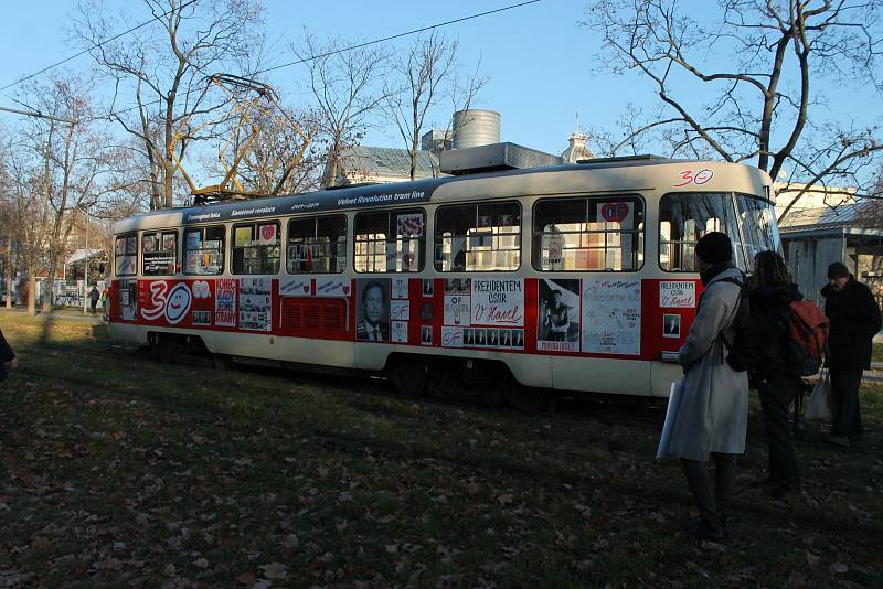 Tramvaj Václava Havla se vrací do pražských ulic.