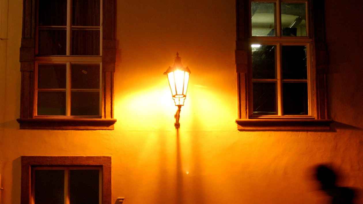Lampy v Třebíči budou svítit dál, nezhasne ani osvětlení památek