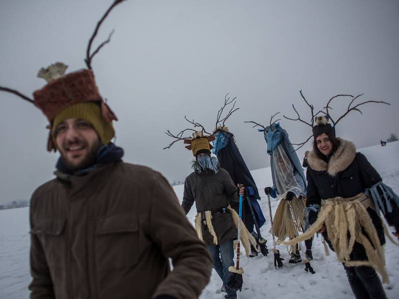 Tradiční karneval prošel 23. ledna Roztoky u Prahy.