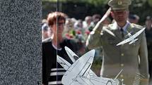 Na Letišti Václava Havla byl při příležitosti 70. výročí návratu československých perutí RAF slavnostně odhalen památník letců.