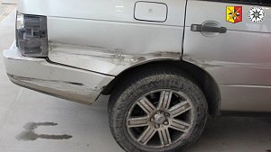 Policie hledá svědky dopravní nehody kamionu a SUV v Letňanech.