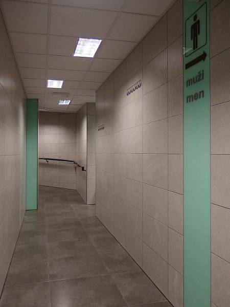 Rekonstruované veřejné toalety ve stanici metra Můstek.
