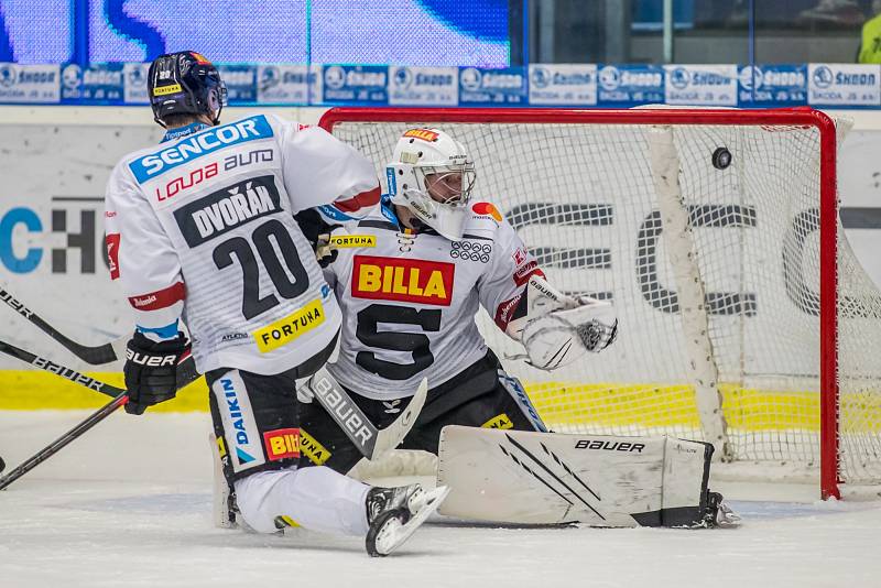 Hokejisté Sparty neudrželi v Plzni dvoubrankové vedení a po přestřelce v závěru padli 4:5.