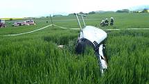 U obce Sulice došlo k pádu vrtulníku, nehoda se naštěstí obešla bez zranění.