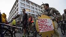 Protest cyklistů v centru Prahy. 