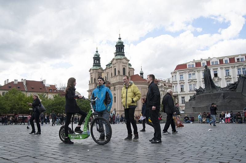 Elektrokoloběžky pro turisty, Praha, 2.5.2017