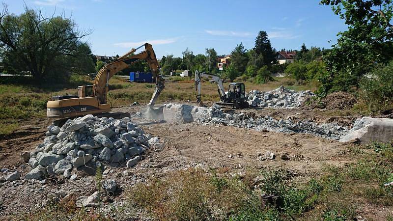 Hlavní město zahájilo rekonstrukci rybníku Šeberák.