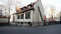 Pinkasova synagoga je druhou nejstarší dochovanou synagogou v Praze. Byla postavena v první polovině 16. století. V současné době je spravována Židovským muzeem v Praze a slouží jako památník přes 80 000 českých Židů, kteří zahynuli během holokaustu.