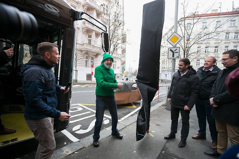 Odhalení nové autobusové zastávky U Prdlavky.