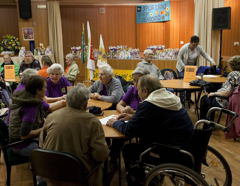 V rámci Dnů Prahy 10 se konal již 13. ročník Sportovních her seniorů v Domově pro seniory Malešice. Her se zúčastnilo osm Domovů a soutěžilo se ve čtyřech disciplínách - Šipky, Kuželky, Kimova hra  a Týmová práce.