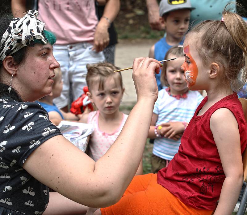 Největší český rodinný festival Kašpárkohraní oslavil 10. narozeniny v Oboře Hvězda.