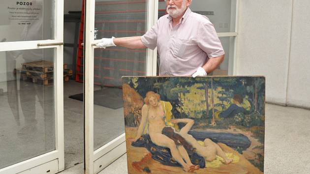 Do úschovy Národní galerii v Praze předali kriminalisté obraz Koupání od Jana Preislera, který se podařilo najít poté, co dílo bylo 19 let nezvěstné. Ukradeno bylo v srpnu roku 1996 z výstavy na Chrudimsku.