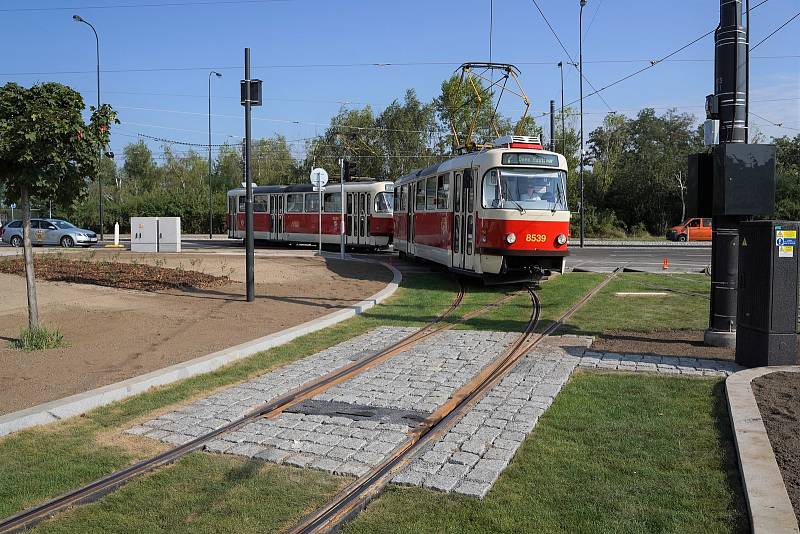 Slavnostní zprovoznění nové tramvajové smyčky Depo Hostivař.